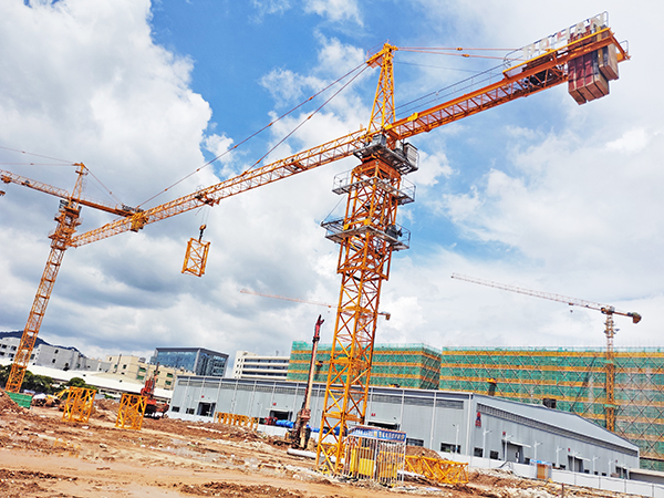 工地塔式起重机